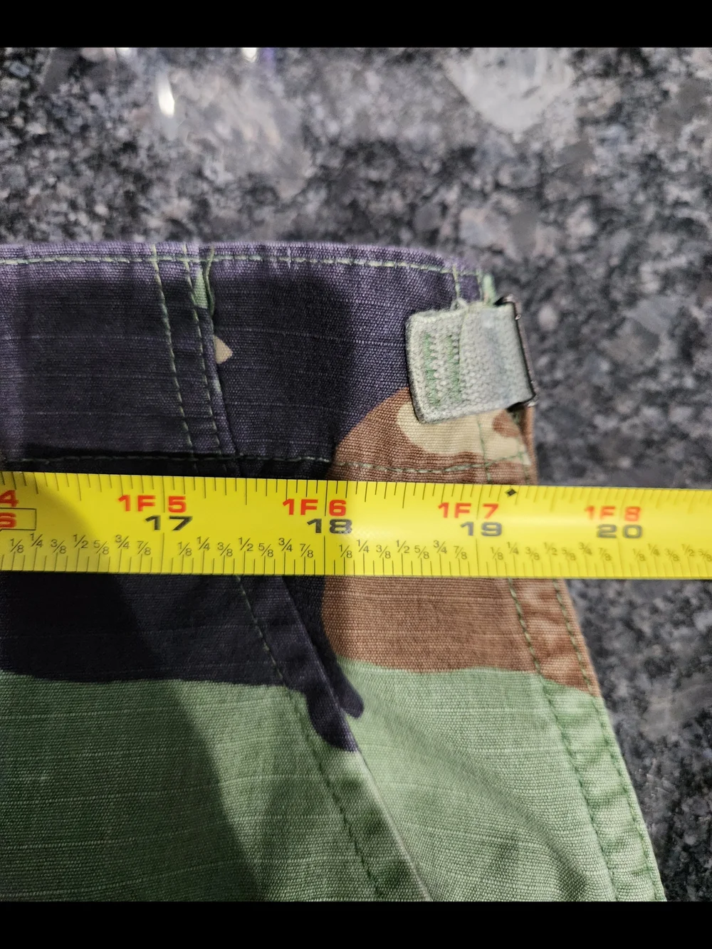Vintage Men's Cargo Pants in Olive Green & Brown Camo